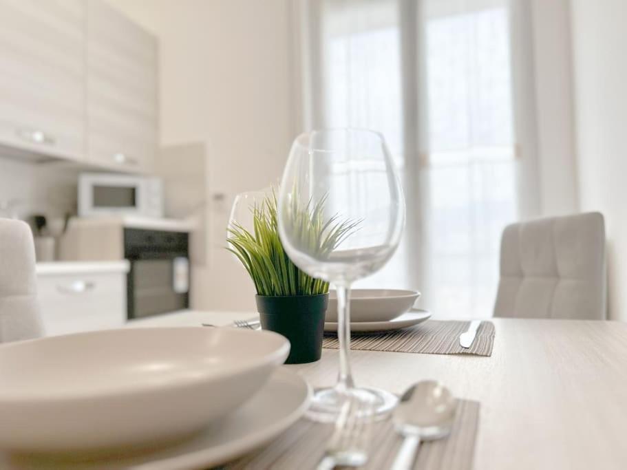 Elegant Apartment - Wifi - Smart Tv - Netflix Gênes Extérieur photo